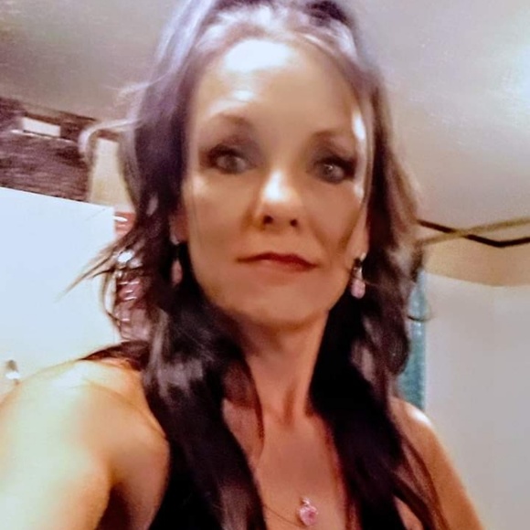 Meet your Posher, Rachel - Picture 2 of 2